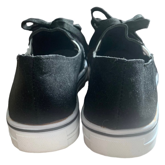 Slip On Sneakers Skater Shoes Two Tone Black & White Rubber Sole Size 7.5” NWOT - Picture 4 of 8